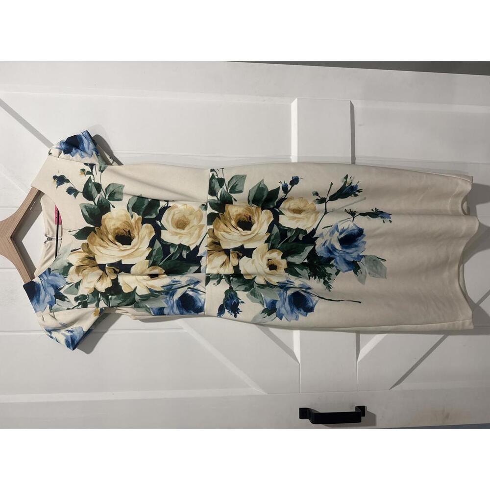 Betsey Johnson Floral Print Cap Sleeve Dress Size 6